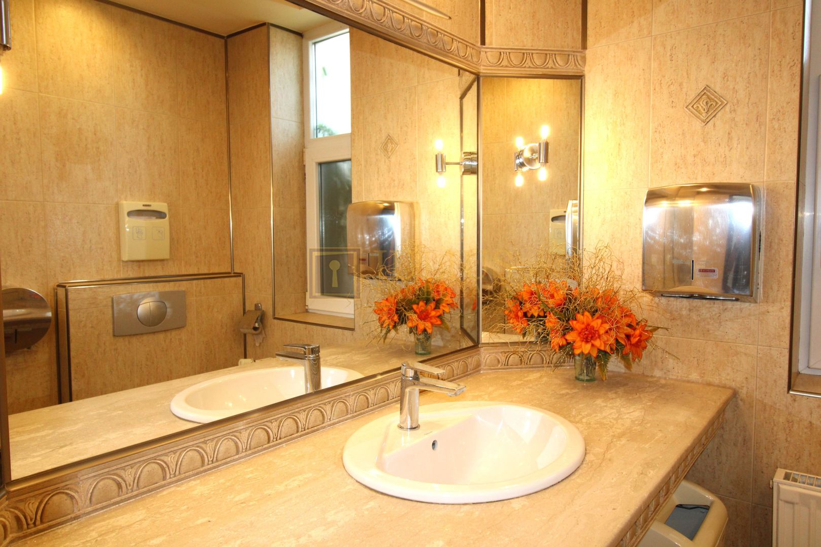 Casă individuală – Dumbrăvița, mobilata si utilata, spatii generoase. - Poză 12