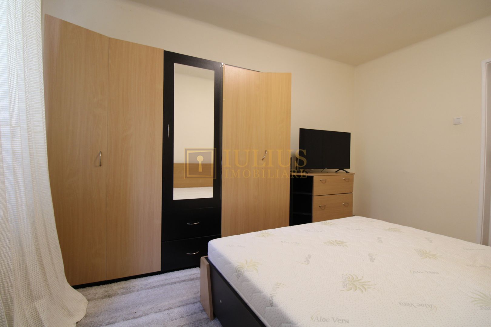 Piata 700, 2 camere, centrala proprie - Poză 9