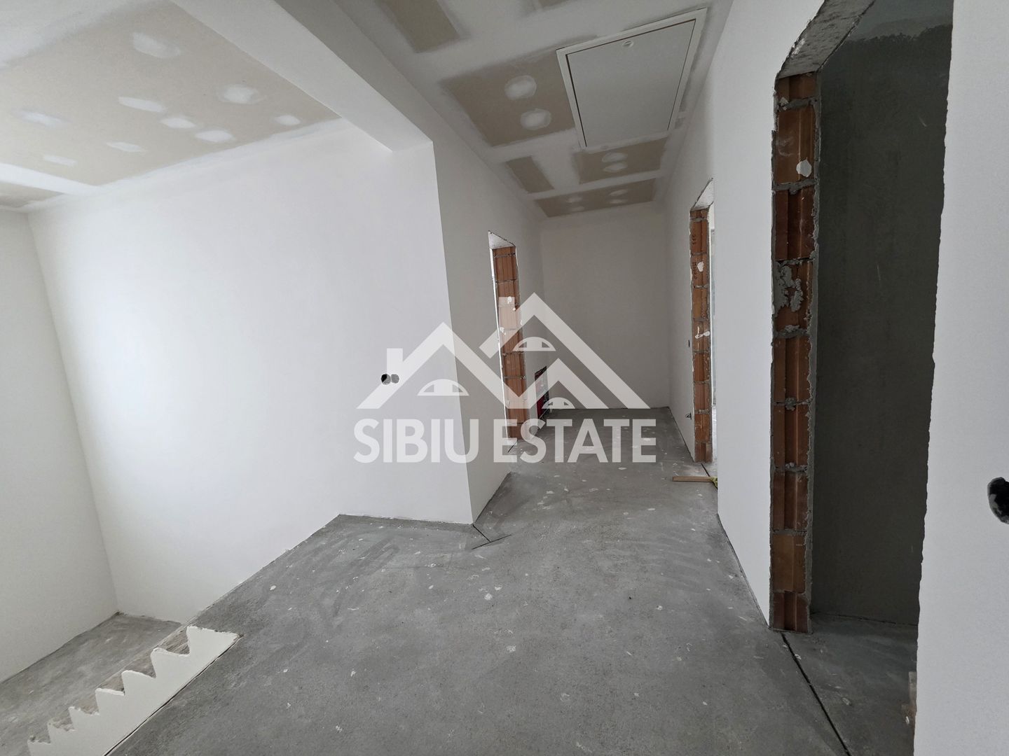 Casa individuala 5 camere ,cu carport si pivnita, Calea Cisnadiei - Poză 14