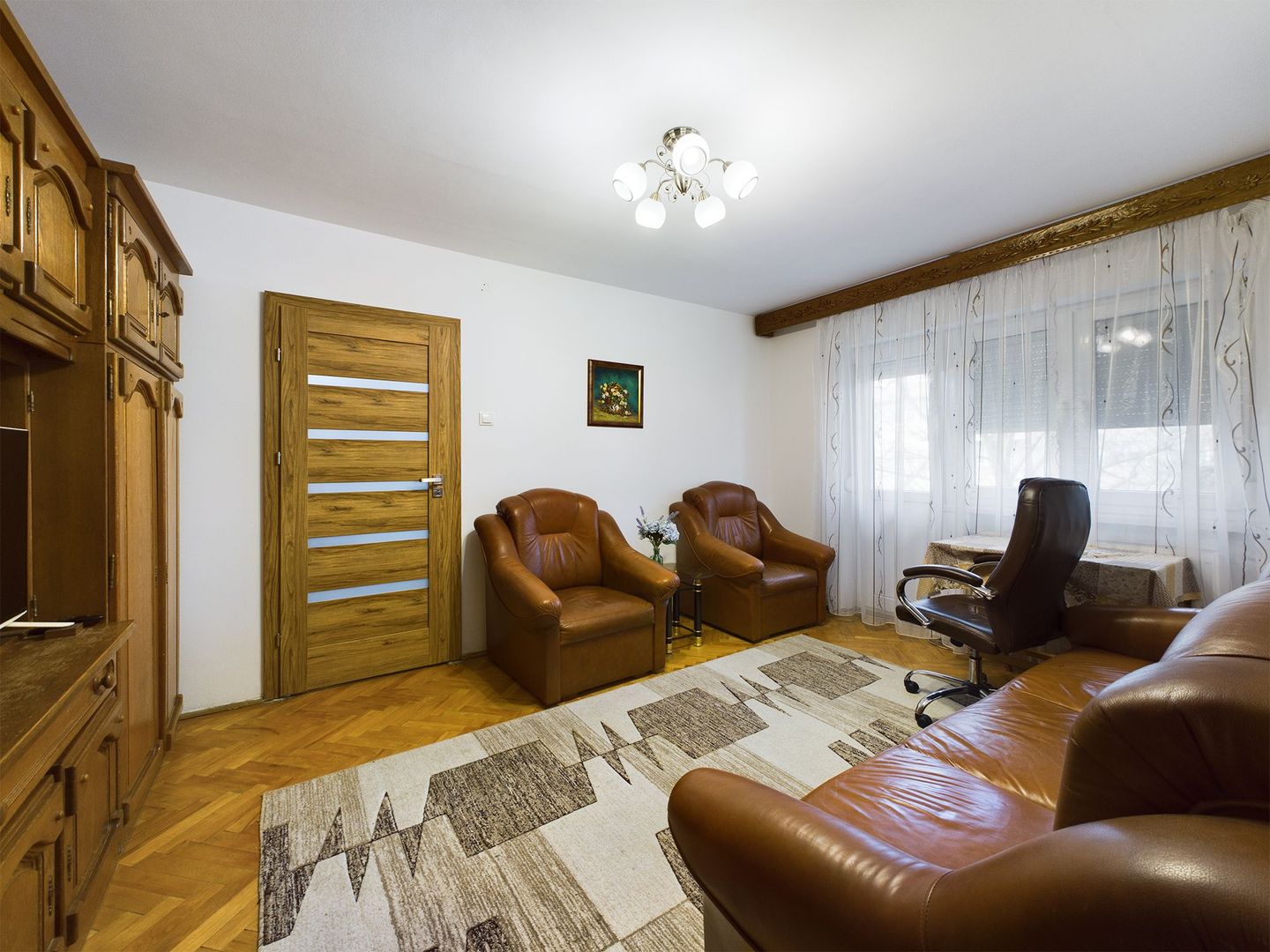 Apartament central cu 3 camere - Poză 2