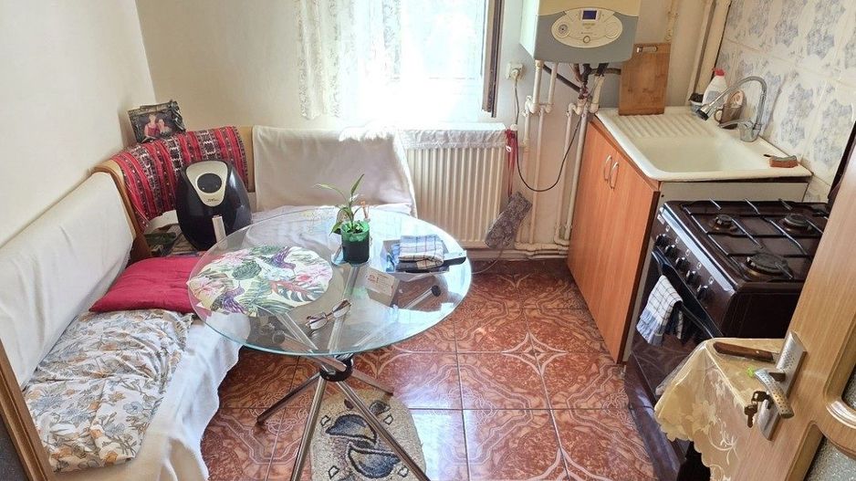 Apartament cu 2 camere, ETAJ 3, mobilat și utilat, VASLUI - zona NORD; - Poză 4