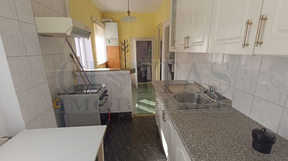 Apartament la casa, zona deosebita, 60 mp, semidecomandat. - Poză 3