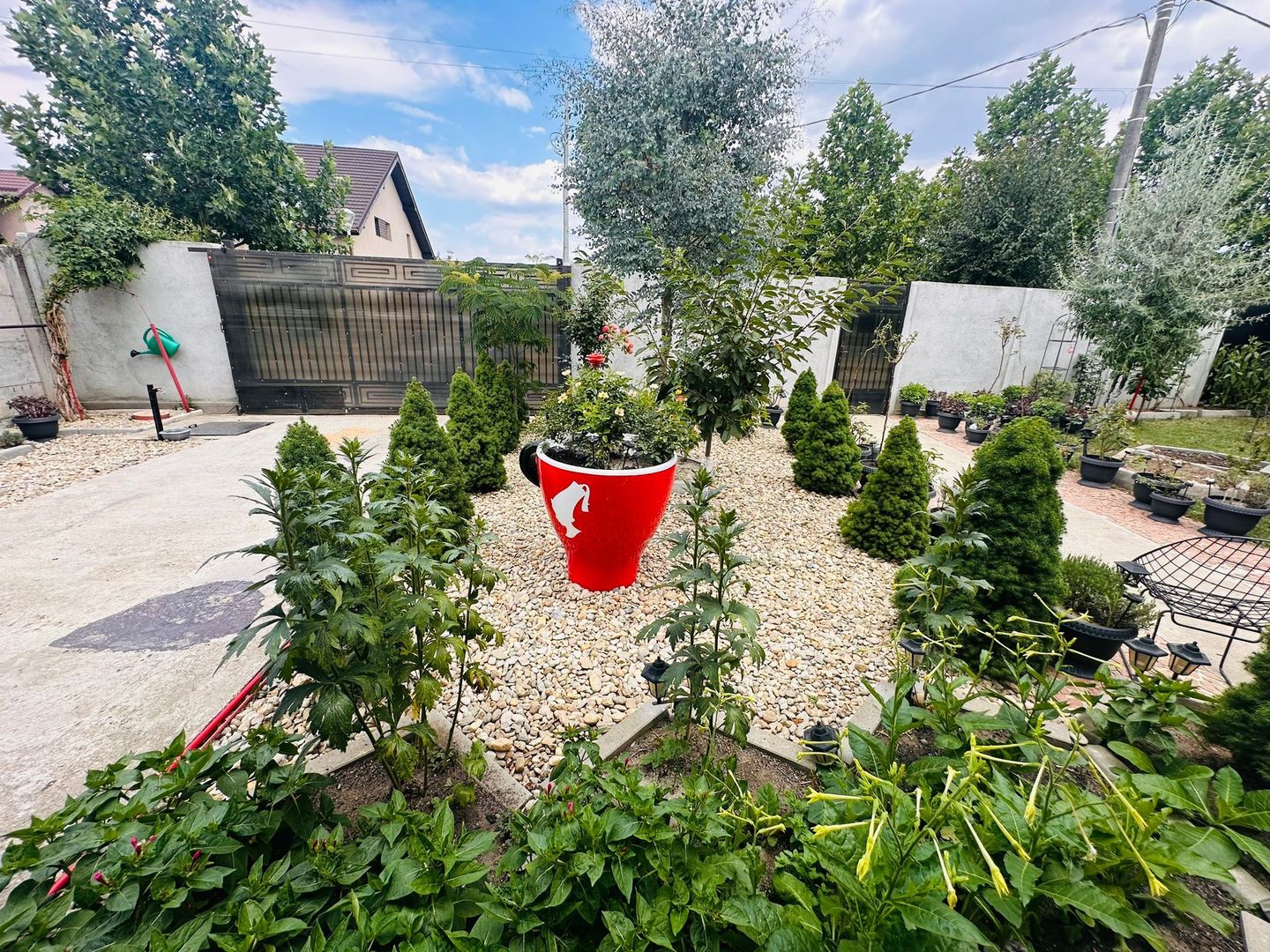 Parter cu structură pentru etaj, curte amenajată și organizare impeca - Poză 13