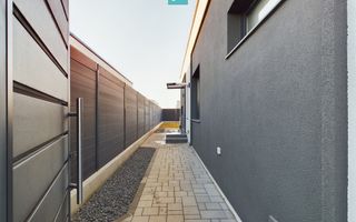 Duplex modern, pe parter, amplasat într-o zonă liniștită din Moșnița Nouă - Poză 25