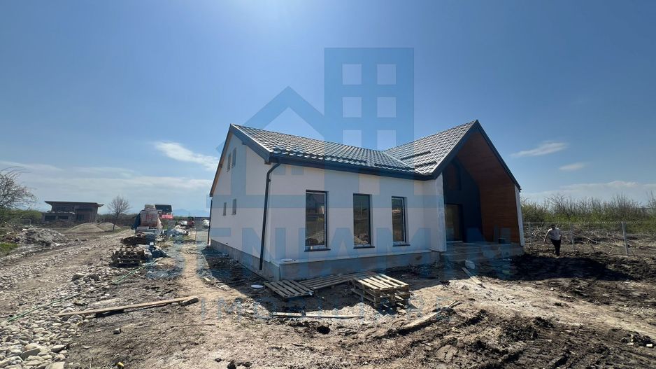 Casa-4 camere-170mp utili-723mp teren-Utilitati-Sanpetru-Harmanului - Poză 4