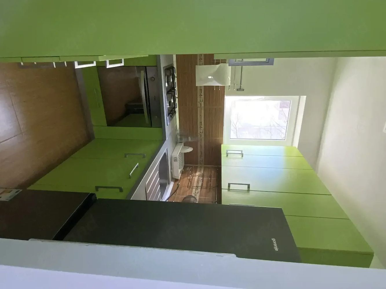 De închiriat Apartament 3 camere într-o vilă, zonă liniștită direct propietar - Poză 8