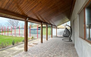 Casă modernă cu 5 camere, garaj și curte mare, mobilată in Corbu - Poză 2