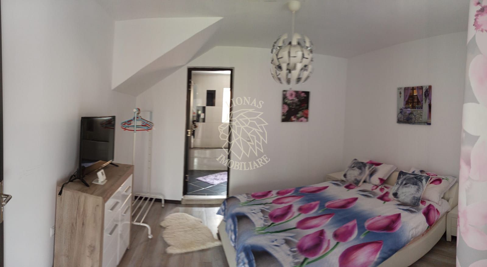 Apartament la casa 3 camere-curte-piscina-foisor-Zona Podul Jelnei - Poză 1