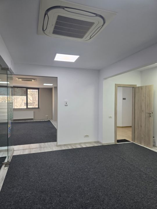 B-dul Mamaia - zona Delfinariu | Spațiu ideal pentru birou | 80mp - Poză 9