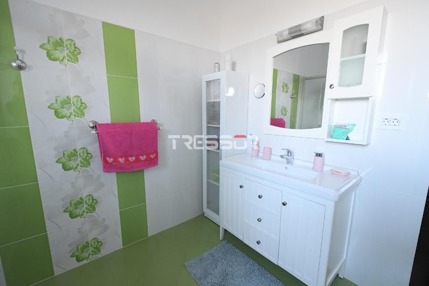 Proprietate premium cu teren de 2.000 mp | Casă 412 mp utili - Poză 5