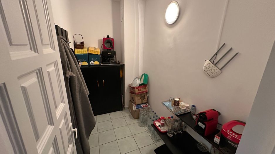 Cladire pretabila spațiu birouri/ clinica - Poză 18