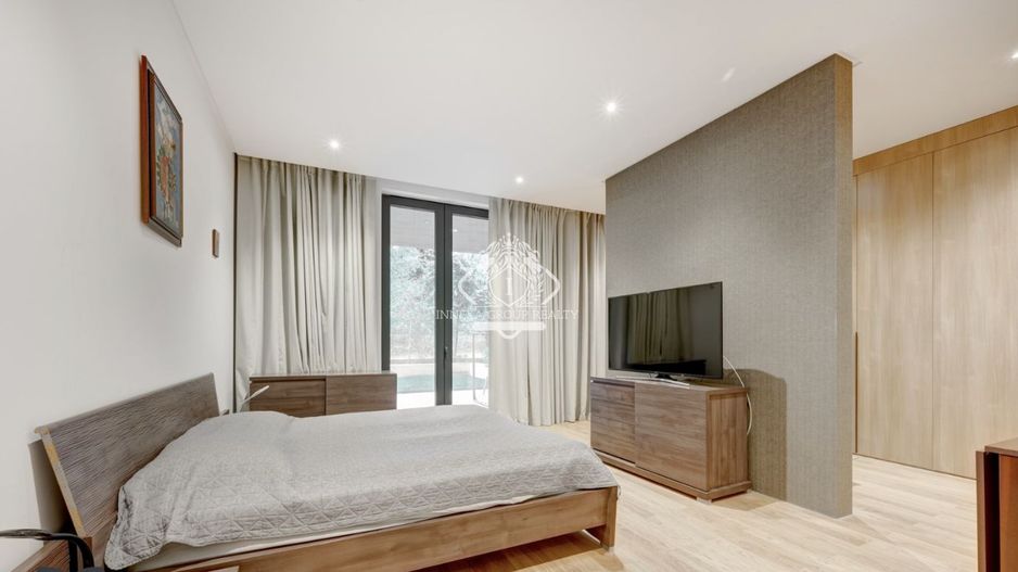 Floreasca | Parcul Verdi | 3 camere | 253mp | 120mp curte | 4000 euro + TVA - Poză 5