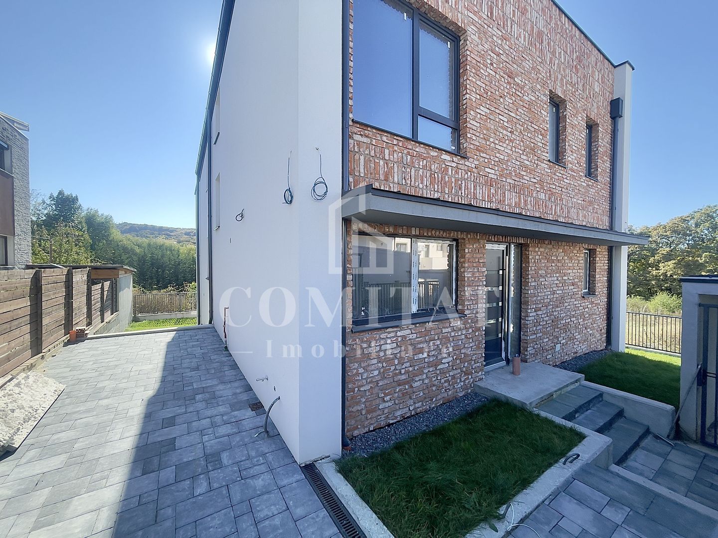 Duplex la cheie cu garaj cartierul Făget - Poză 2