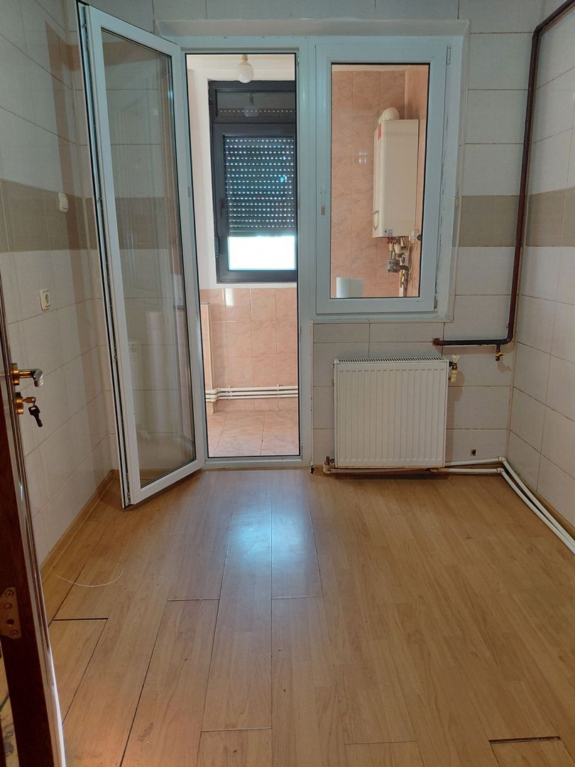 Apartament 2 camere, Tiglina 2, etaj 4,  balcon mare, liber! - Poză 7