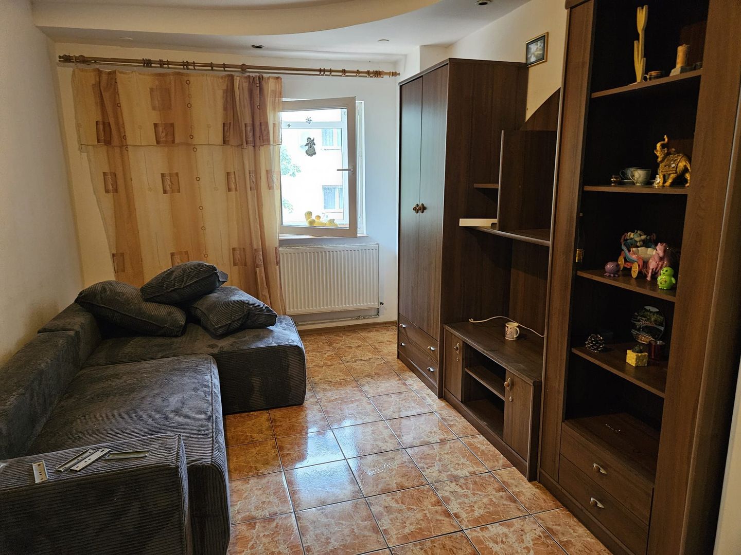 Inchiriere apartament 2 camere, Gavana zona Piata, stradal - Poză 13