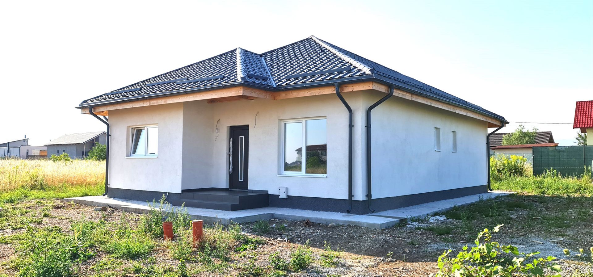 Casa individuala 3 camere finalizata cartier Izvor Tarlungeni Brasov - Poză 1