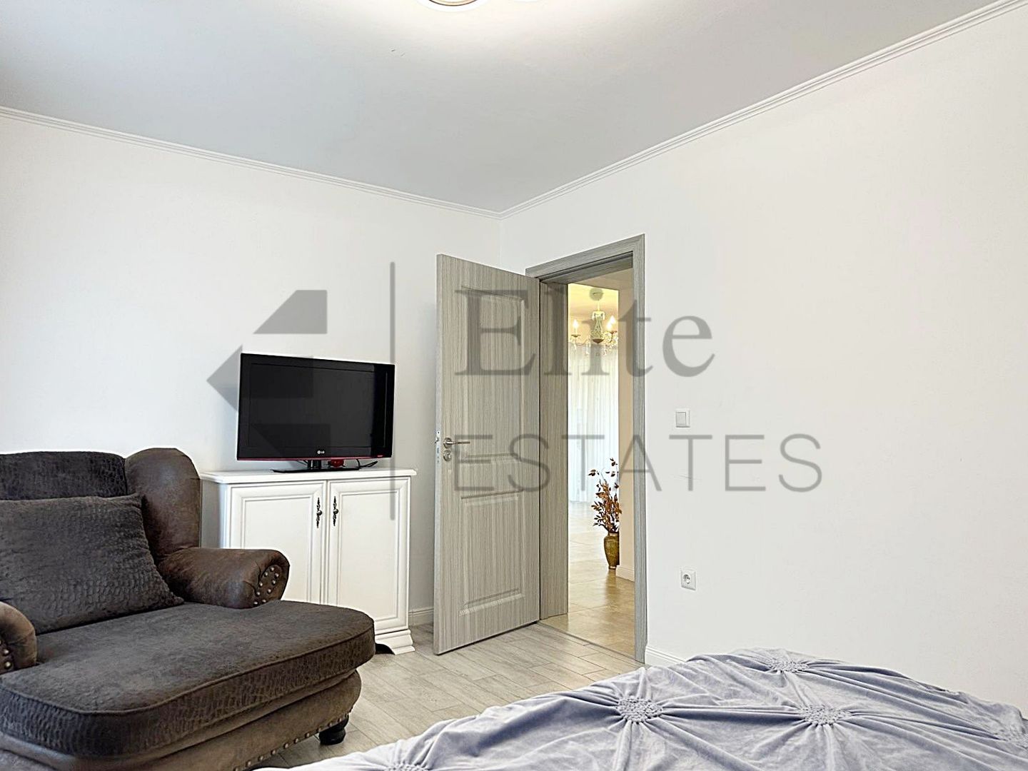 Casa cu 3 camere și teren 560 mp in Cartierul Episcopia din Oradea - Poză 5