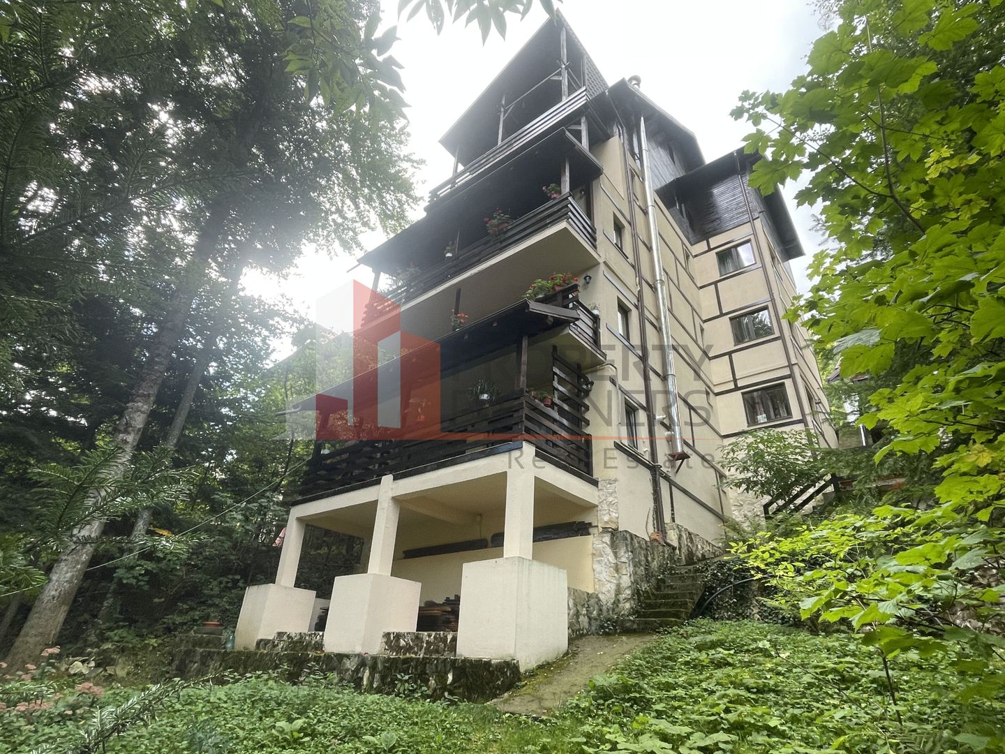 Pensiune Sinaia Langa Castelul Peles | Investitie sigura. - Poză 11