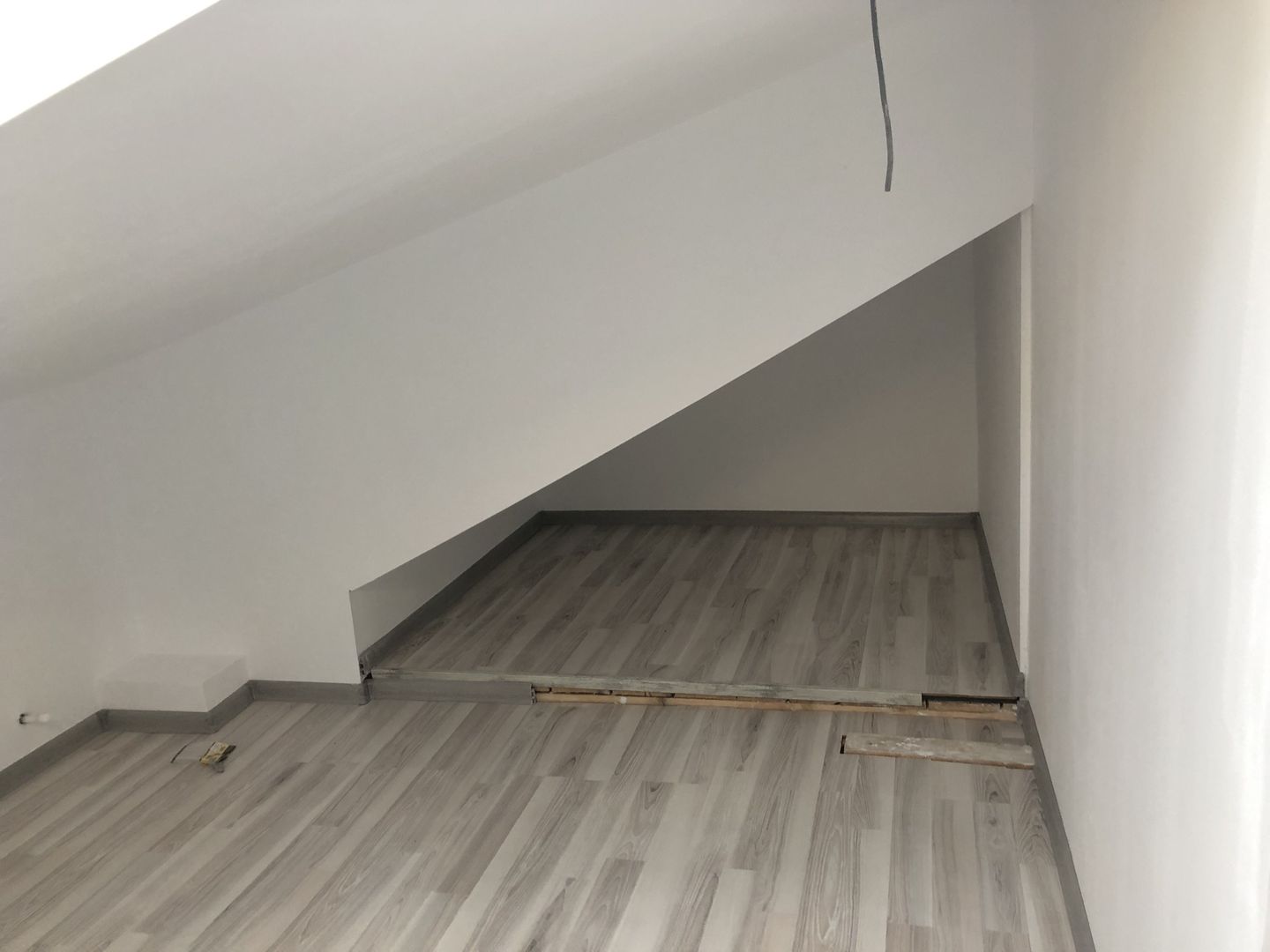 Casa noua în Giulesti de închiriat - curte 220mp - Poză 15
