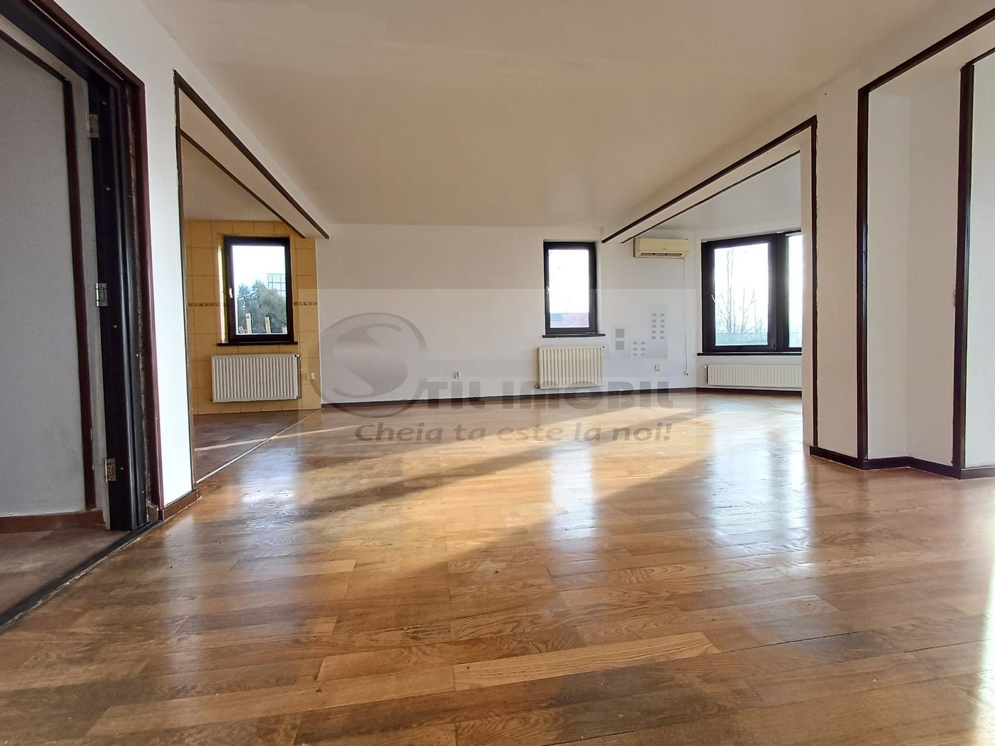 Casă spațioasă 5 camere | Valea Ursului La stradă principală | - Poză 3