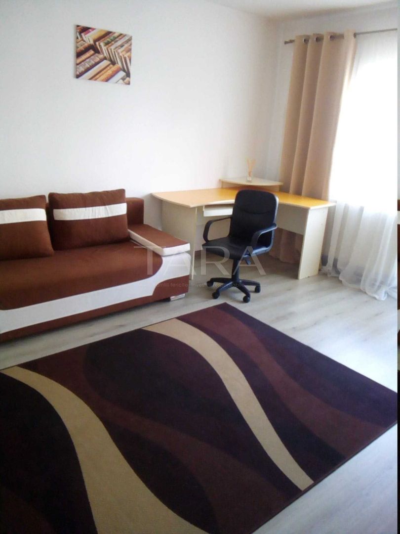 Apartament cu 3 camere Zona Centrala - Poză 1