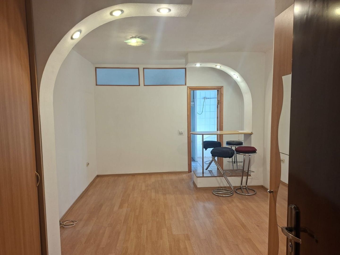 AP. 2 CAMERE- OBOR, BLOC REABILITAT, BOILER, COMISION 0% - Poză 1