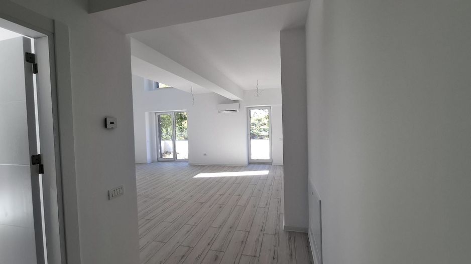 4 camere  Bloc Nou Rezidential Birouri L330 GranVia Lake View - Poză 6