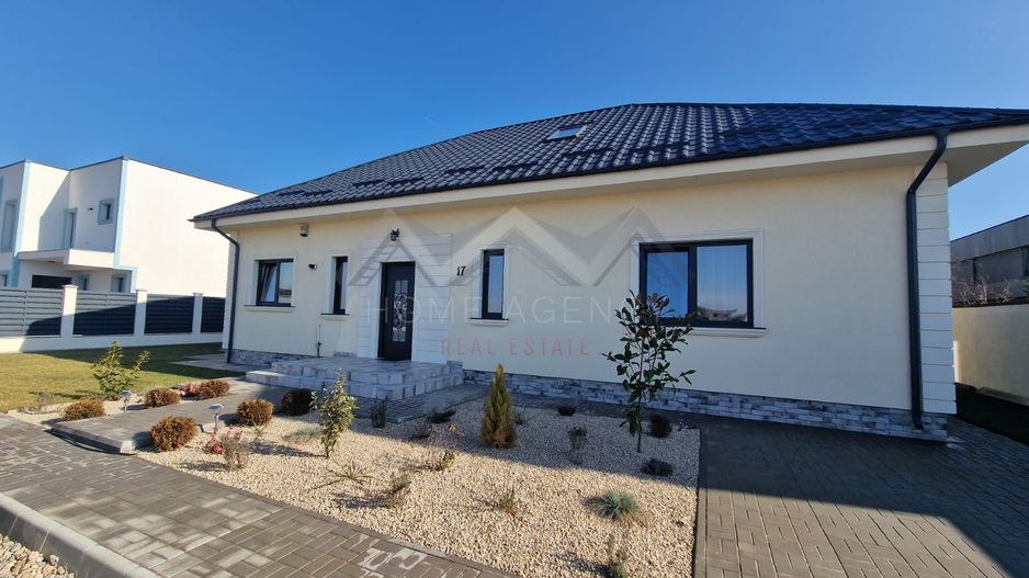 Casă complet mobilată și utilată, cu grădină amenajată | teren 500 mp - Poză 2