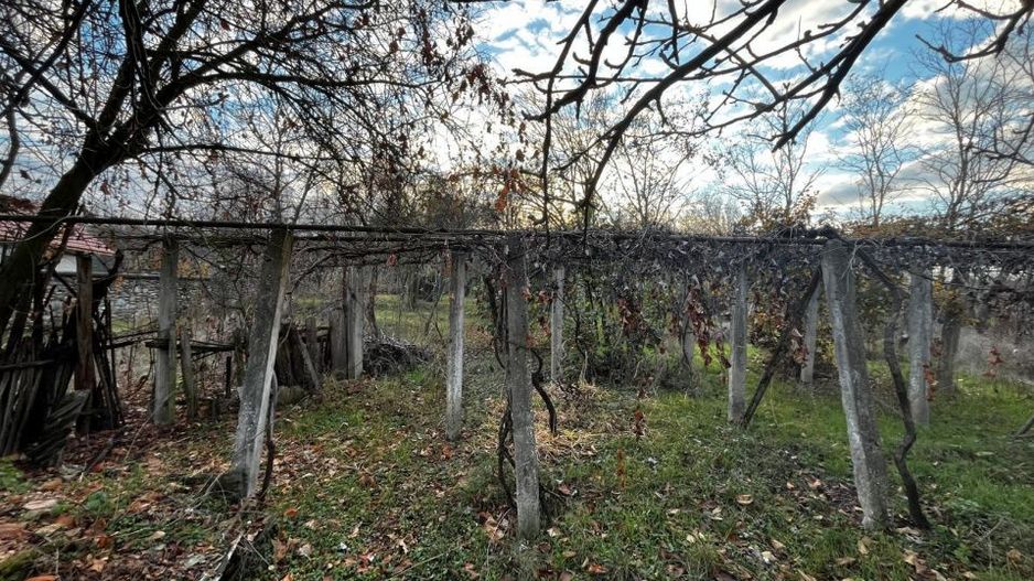 Casă + teren generos de vânzare în Strâmba Jiu - Poză 10