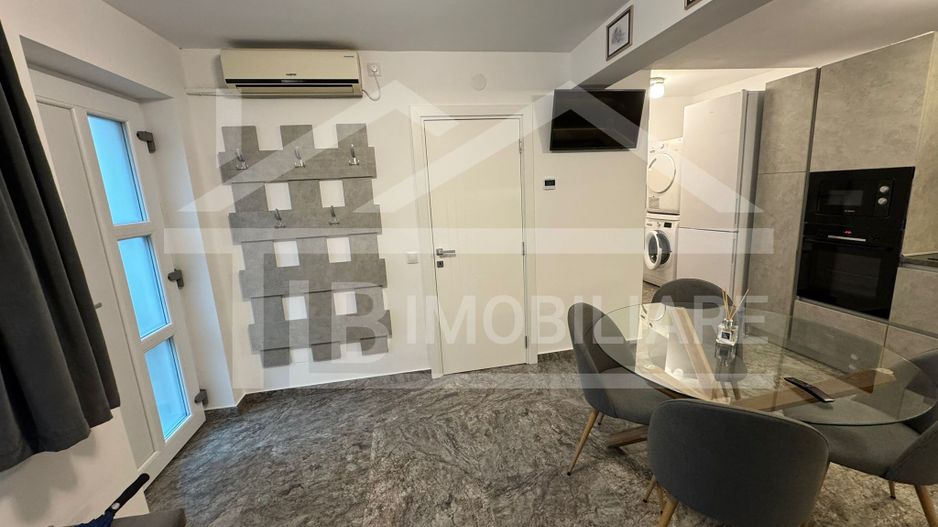 Apartament cu 2 camere, decomandat, 65mp, Zona Ultracentral - Poză 4