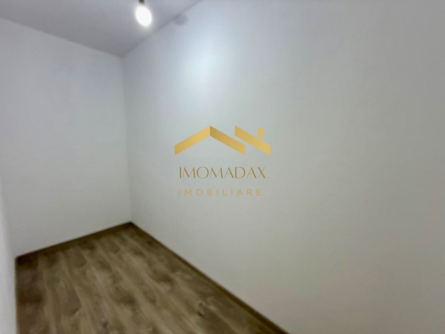 Sanmihaiu Roman-3 Camere-Toate Utilitățile - Poză 10