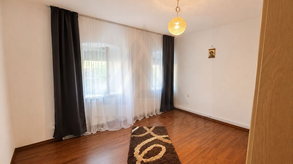 Casă cu 2 apartamente 5 camere 140 mp utili curte 289 mp in Turnișor - Poză 5