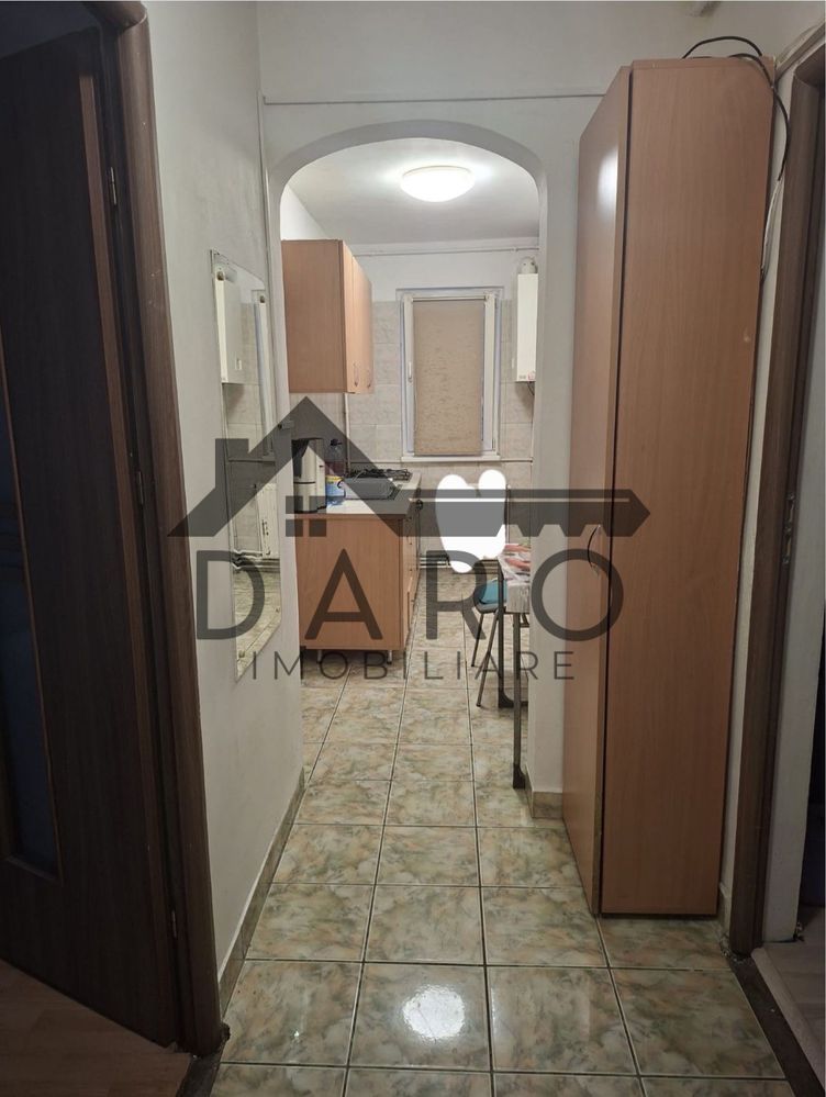 Vând apartament cu 3 camere zona Dâmbu Pietros aproape de bulevard . - Poză 6