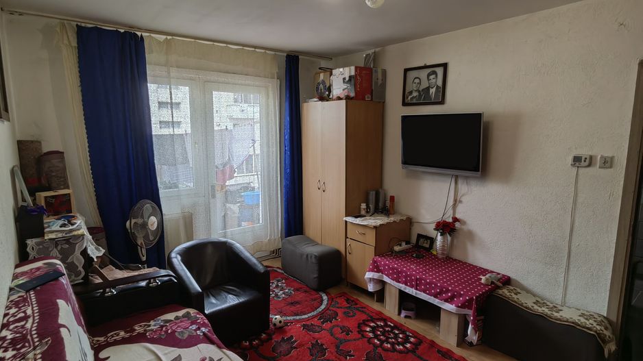 Apartament 3 camere Romulus Cioflec 49m² - Poză 1