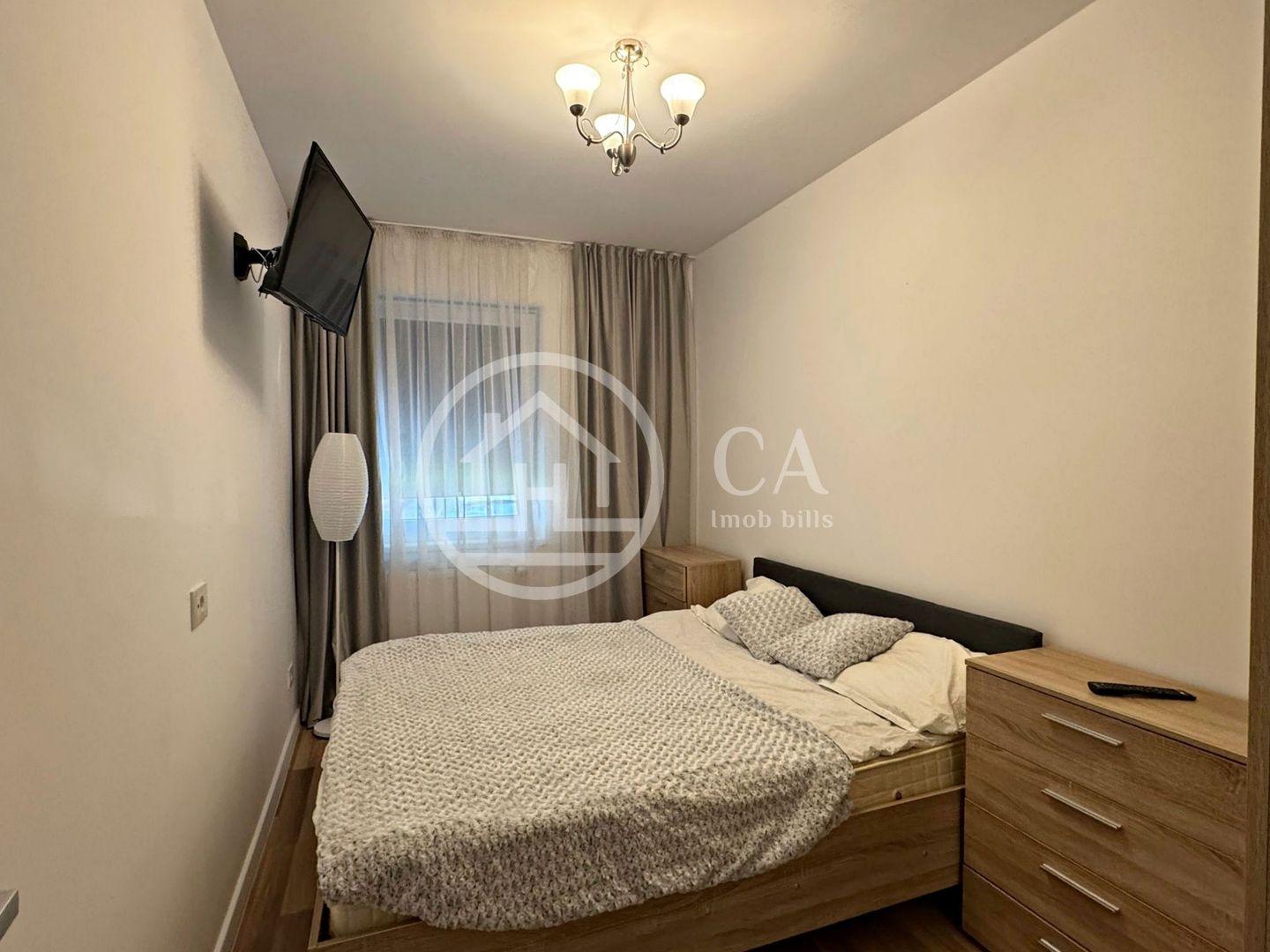 Apartament de închiriat cu 3 camere în Prima Universității, Oradea - Poză 1