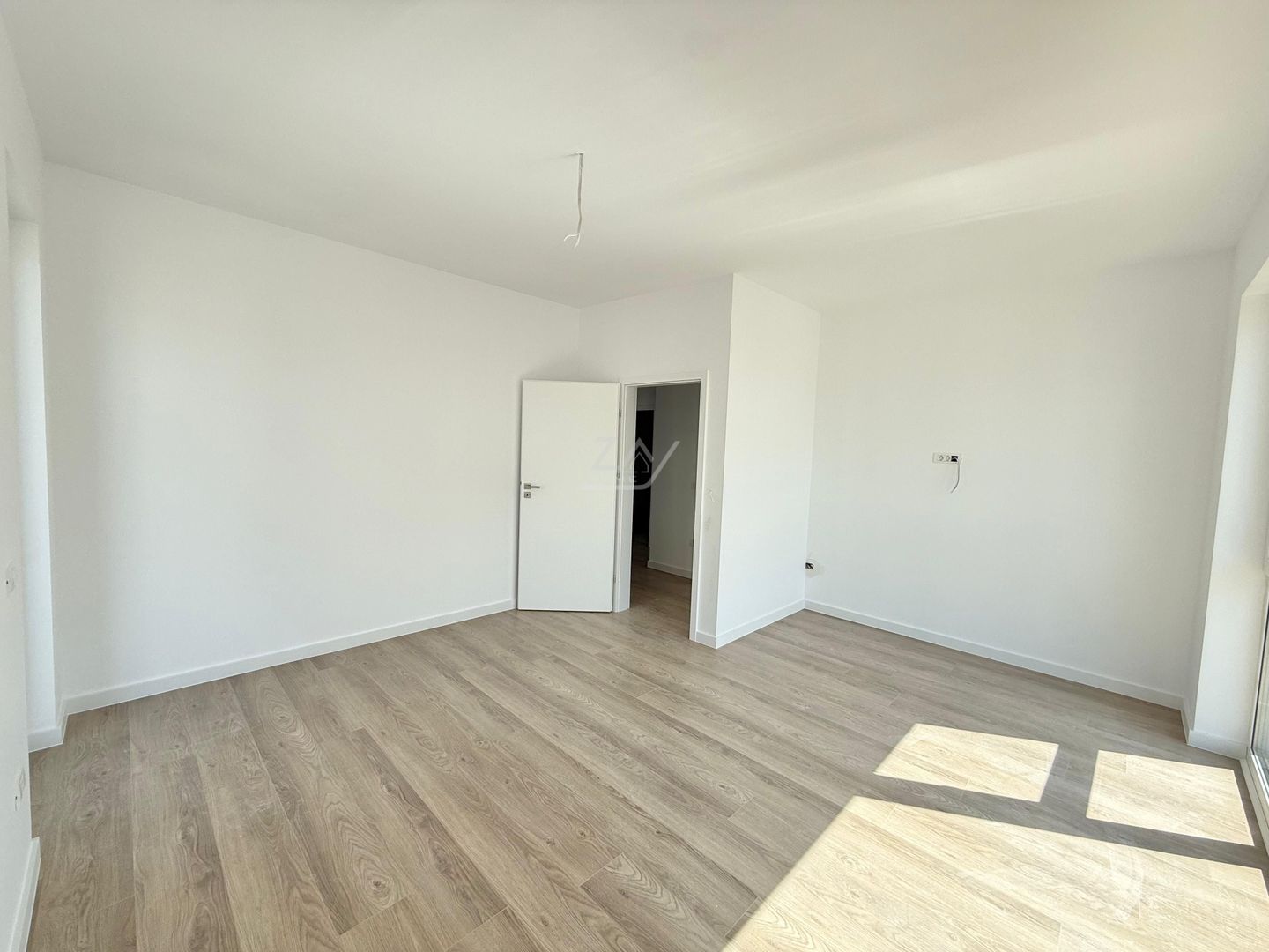 Comision 0! Etaj 1. Bucatarie inchisa. Loc de parcare. Lift. - Poză 2