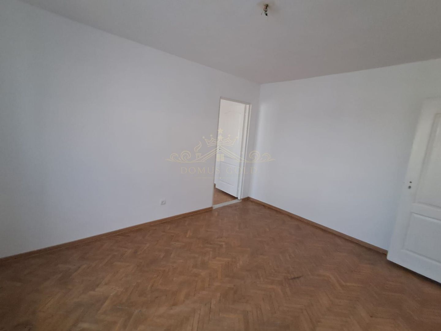 Vind urgent apartament in Turda . - Poză 4