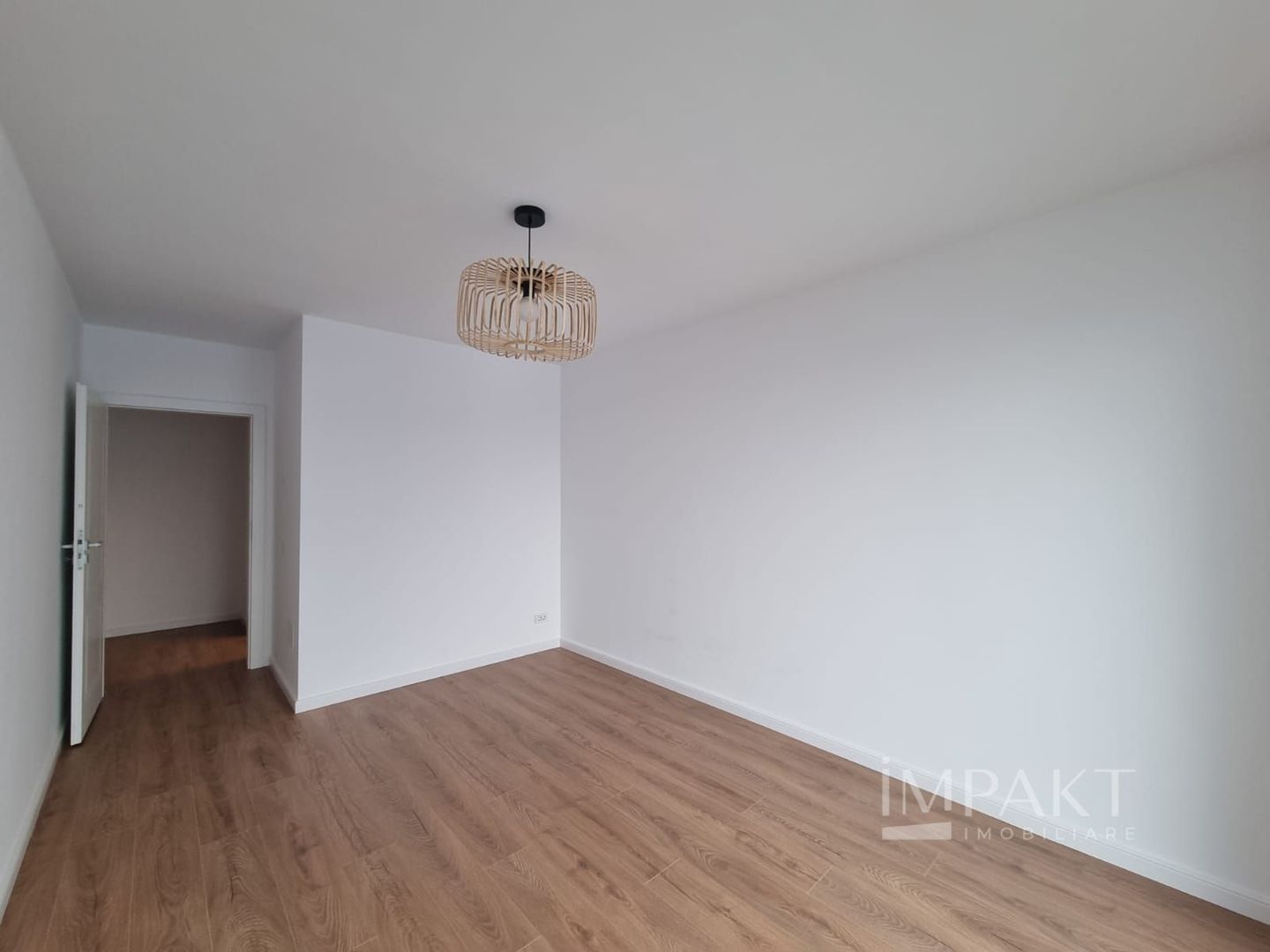 Vanzare apartament in bloc nou, etaj intermediar si terasa! - Poză 4