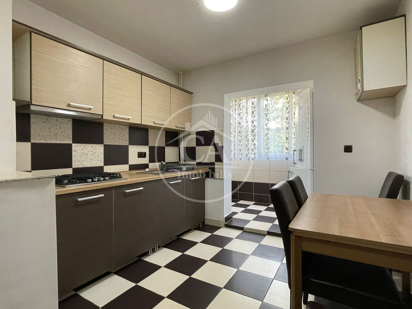 Apartament cu 3 camere de inchiriat in zona Rogerius, Oradea - Poză 2