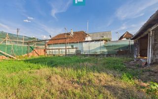 Casă în centrul localității Dezna, județul Arad - Poză 4