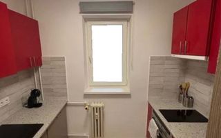 Apartament renovat cu 3 camere, în zonă liniștită și bine conectată. - Poză 3