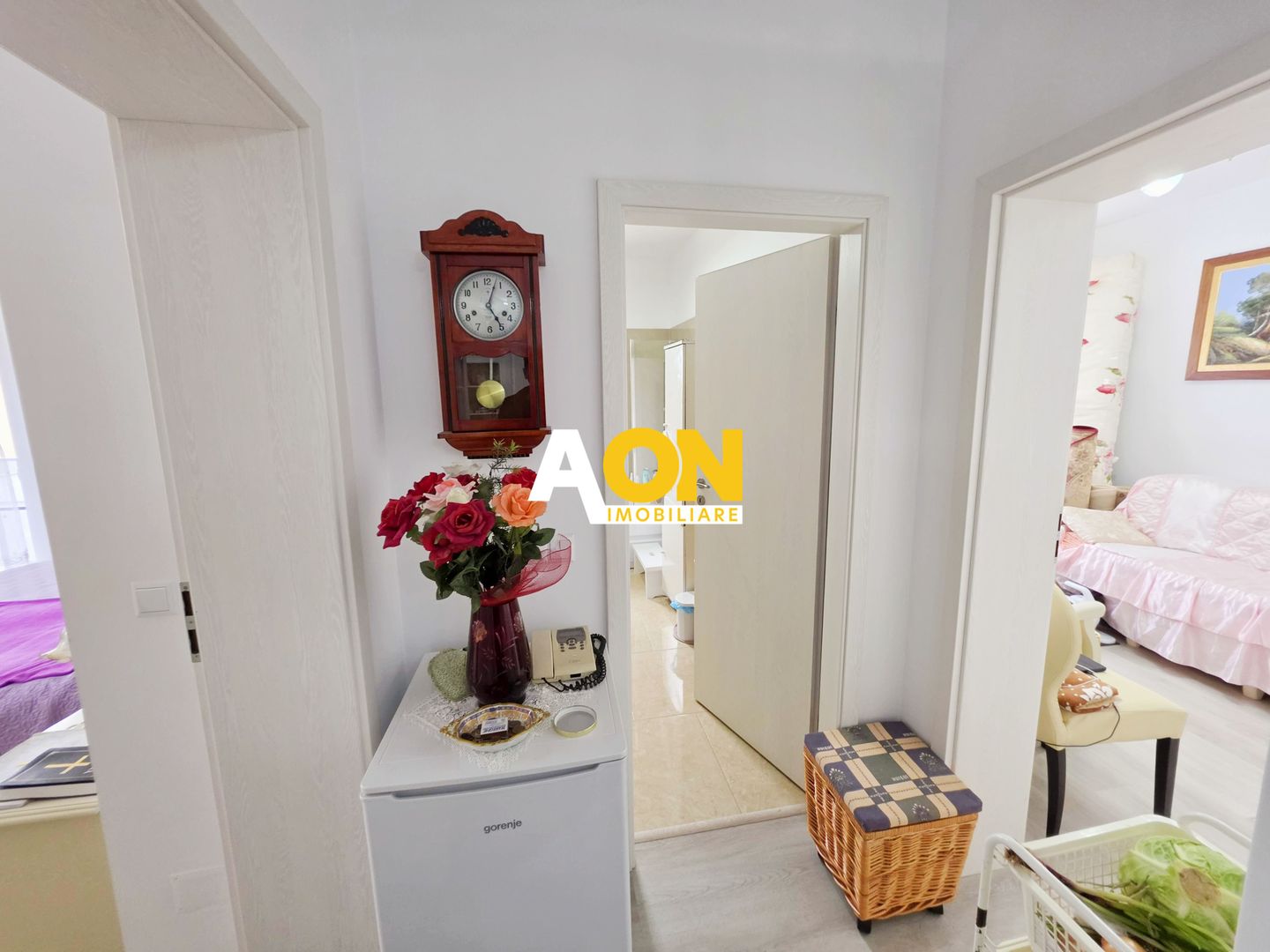 Apartament 3 camere, 2 balcoane, etaj 1, parcare, bloc nou, Micesti - Poză 4