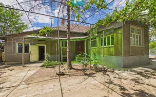 Casă cu 4 camere și teren de 4227mp în Curtici - Poză 23