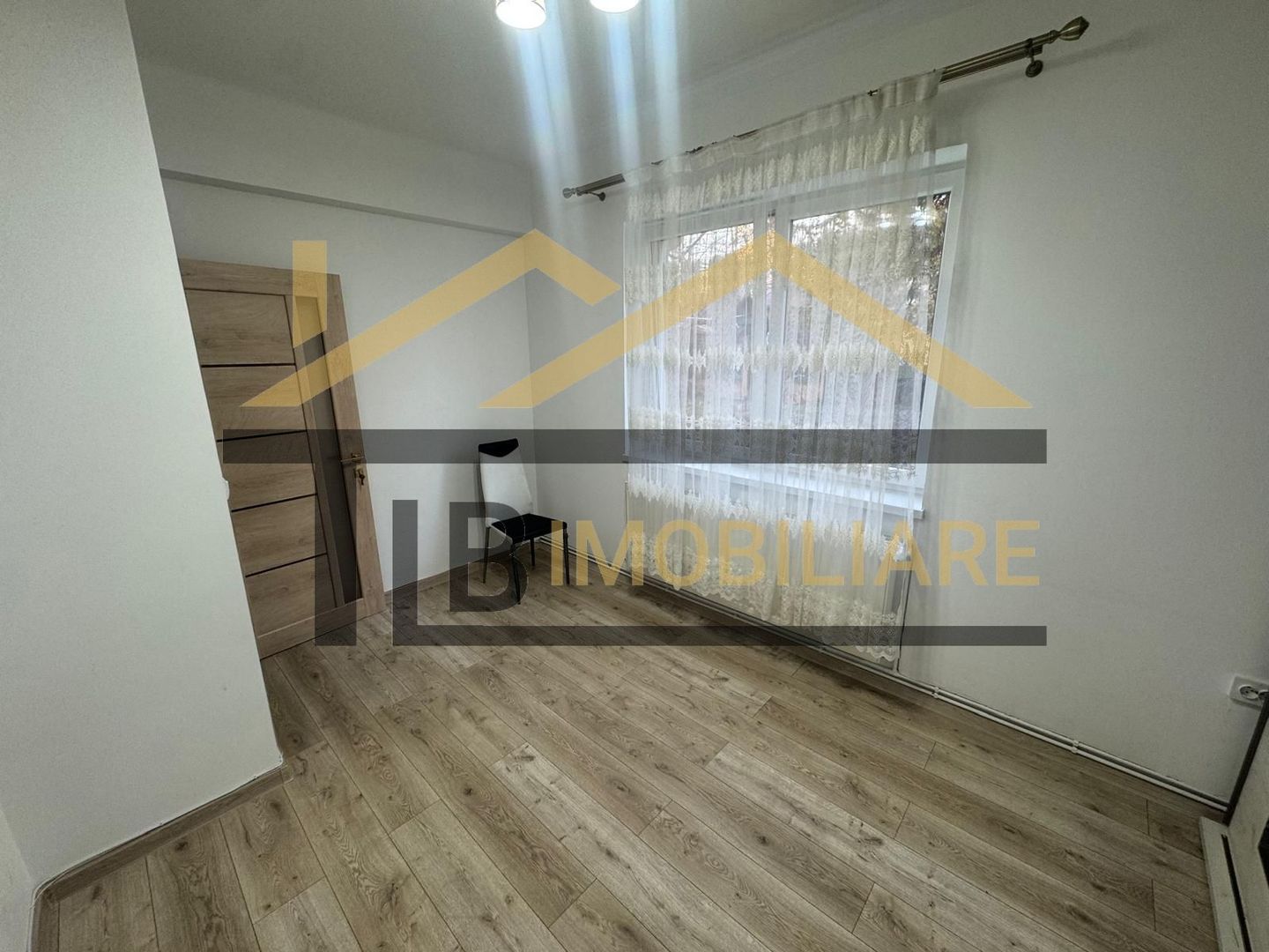 Apartament cu 2 camere, decomandat, 56mp, Zona UMFST - Poză 4
