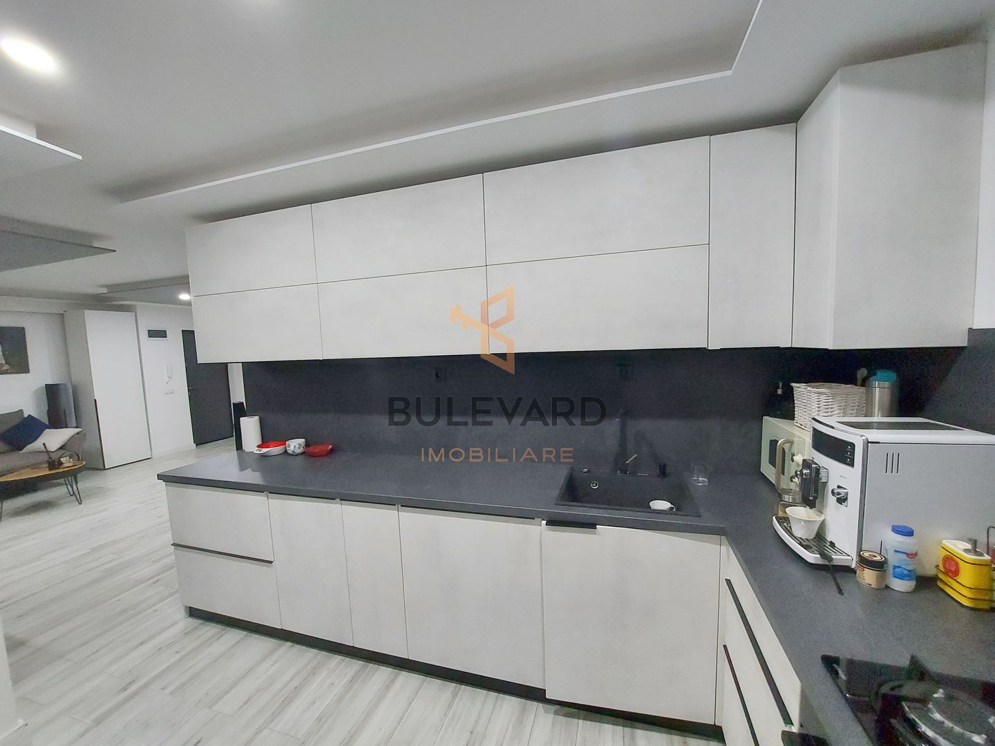 Penthouse cu terasa de 72 mp, zona strazii Eroilor! - Poză 5