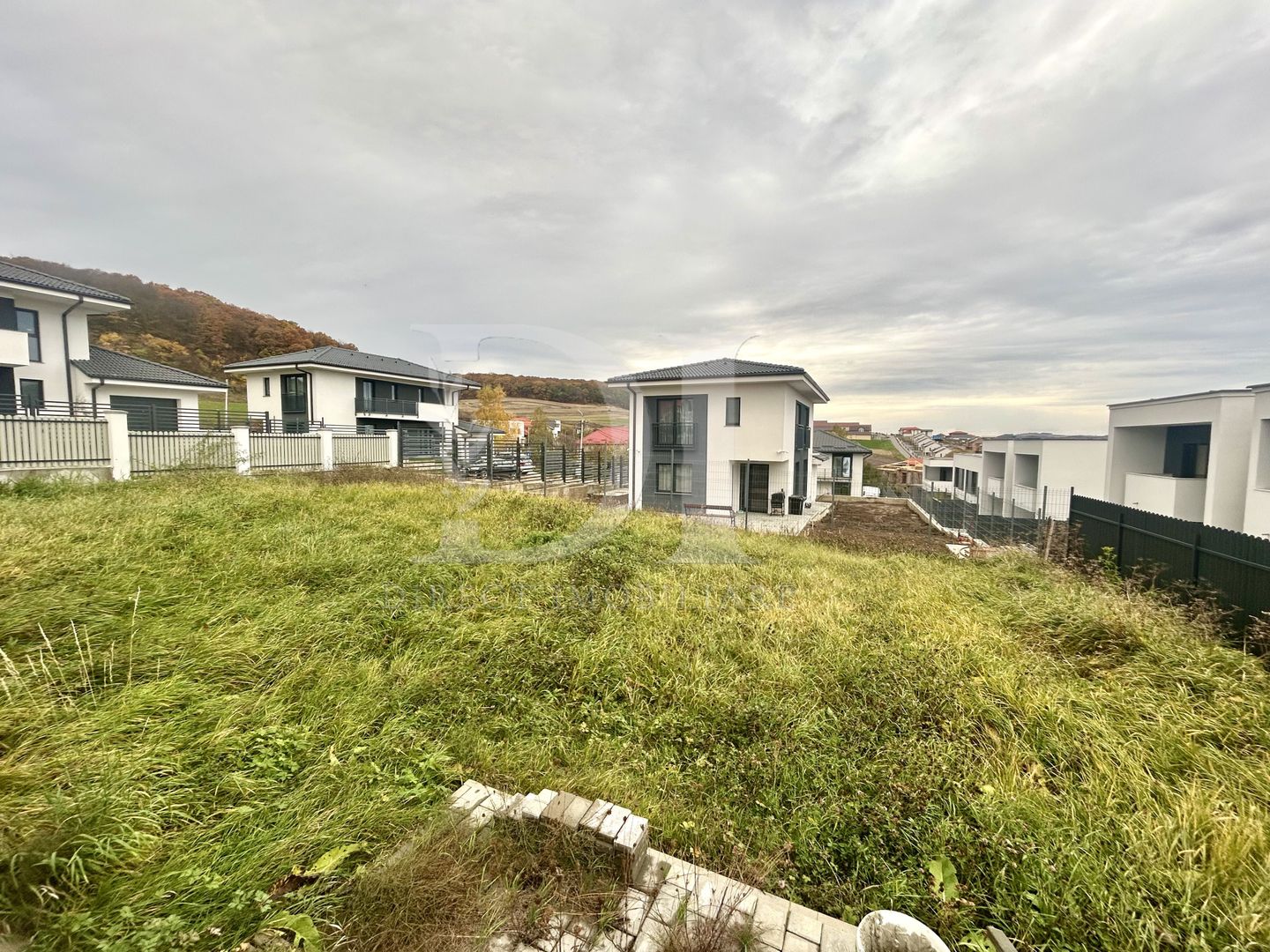 Casă individuală de vânzare în Chinteni - Poză 5