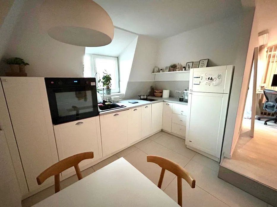 APARTAMENT LA MANSARDA ZONA CAPITALE - Poză 5