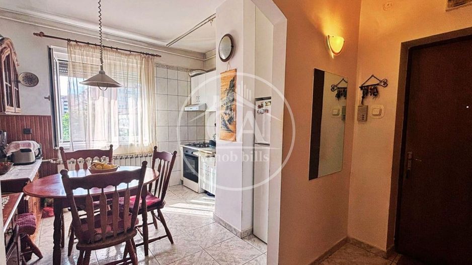 Apartament de vanzare cu 3 camere in zona Dacia Oradea - Poză 7