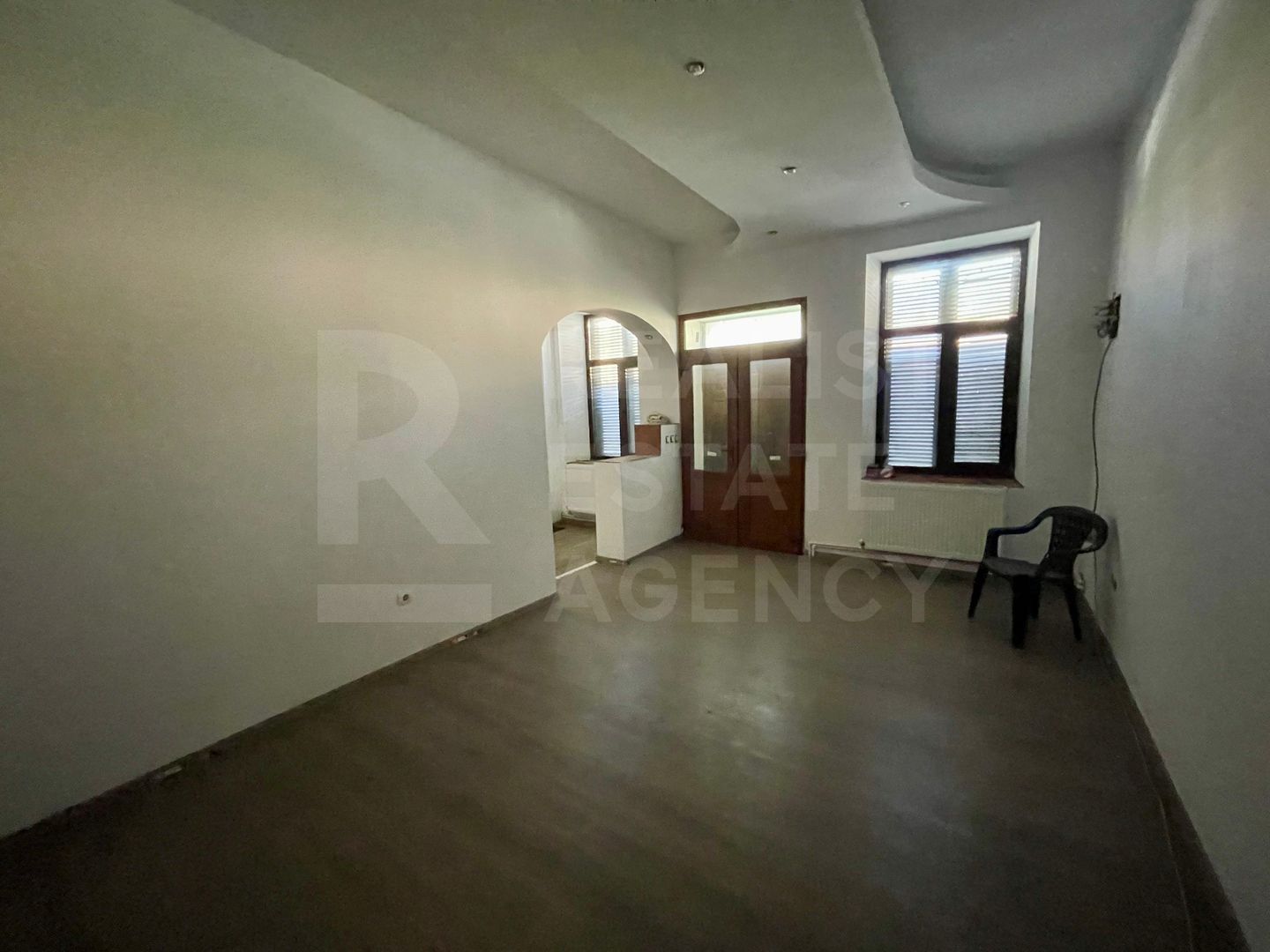 De vânzare – Clădire impresionantă, 11 camere, 9 dormitoare, Păcurari - Poză 20