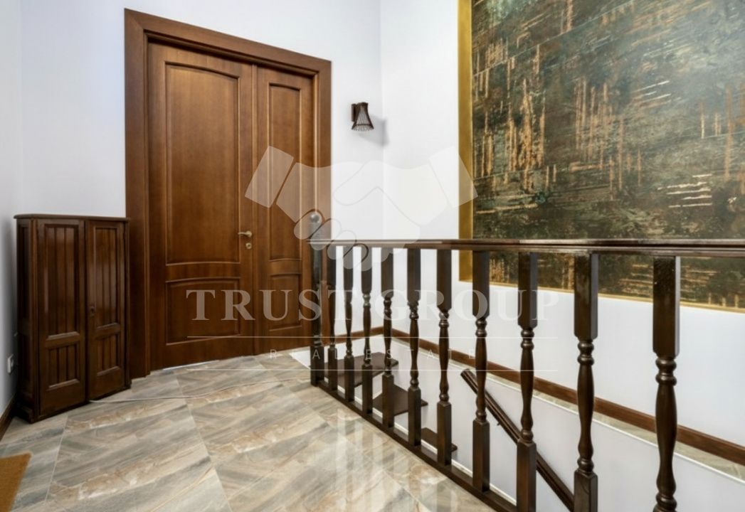 Casa boiereasca renovata Unirii | Curte 70mp | D+P+Pod - Poză 5